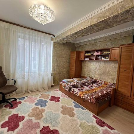 Gold Rose Apartament Chisinau Exterior photo